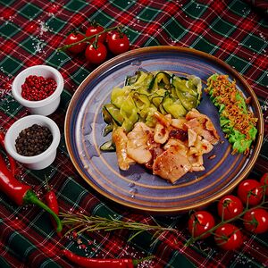 Кальмар с кремом и маринованными цукини