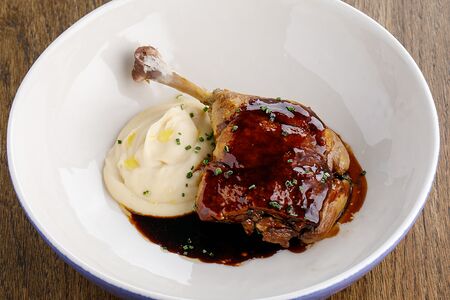 Утка конфи с кремом из пастернака