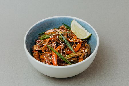 Вок с говядиной