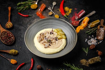 Бефстроганов с картофельным пюре