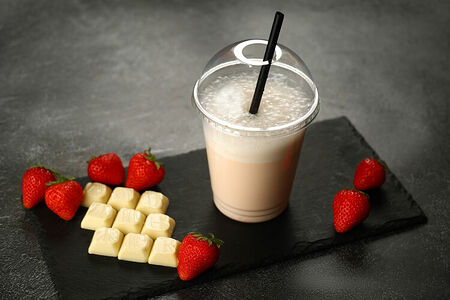 Молочный коктейль Клубника и белый шоколад