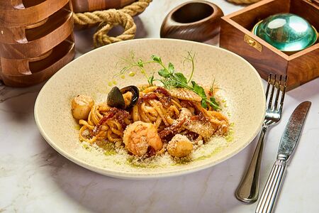 Паста лингвини с морепродуктами