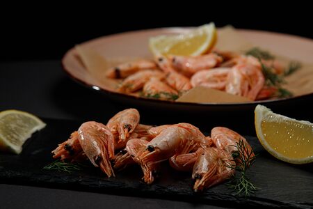 Креветки отварные