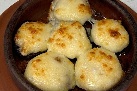 Шампиньоны с сыром