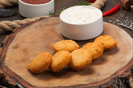 Медальоны сырные моцарелла с халапеньо S