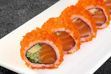 Ролл Калифорния лосось