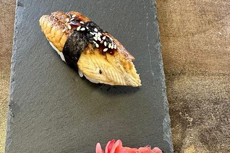 Суши с угрем