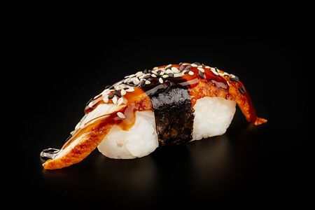 Суши с угрем