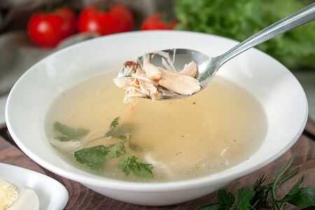 Бульон куриный с яйцом