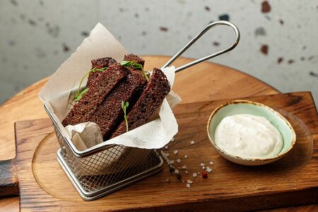 Гренки с чесноком