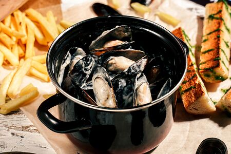 Мидии в сливочно-сырном соусе