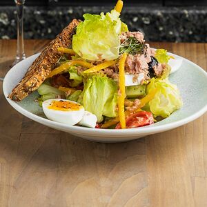 Салат Средиземноморский с тунцом