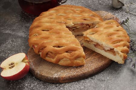 Пирог с яблоком