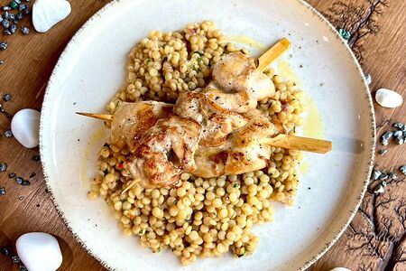 Куриное бедро на гриле с пастой птитим