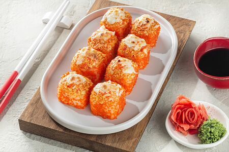 Ролл запеченный Кани масу