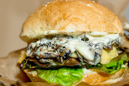 Бургер с грибами