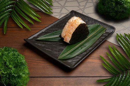 Онигири Том ям