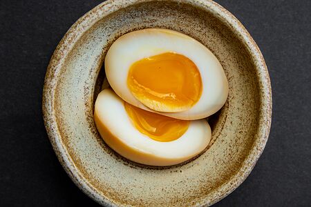 Яйцо аджитама