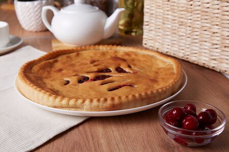 Осетинский пирог с вишней