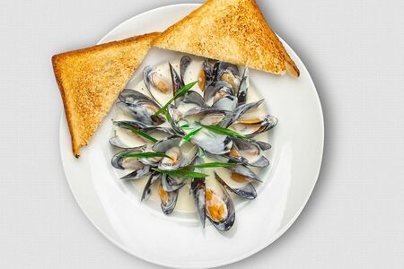 Мидии в соусе