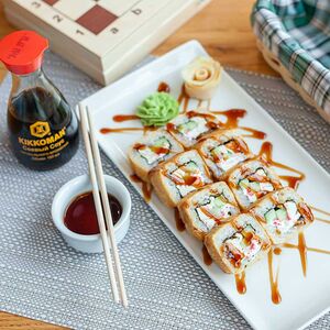 Ролл с кальмаром в темпуре