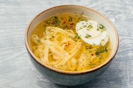 Куриный бульон с лапшой