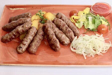 Чевапчичи из говядины и баранины