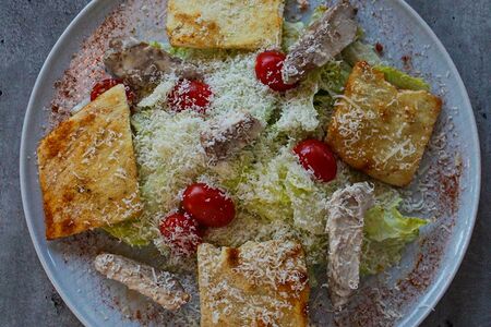 Цезарь с курицей