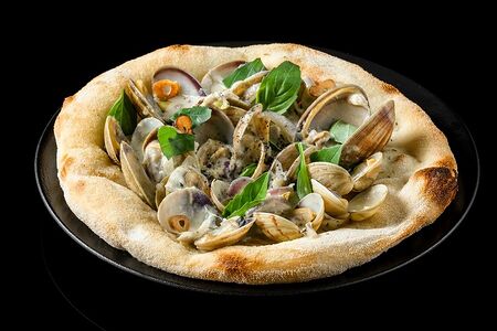 Вонголе в соусе велутэ с тимьяном и белым вином