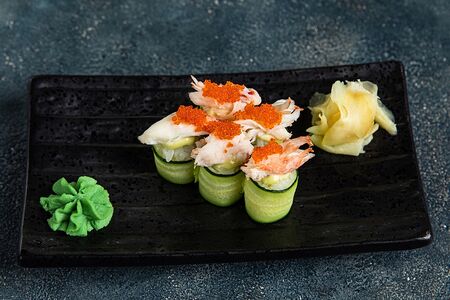 Ролл с крабом