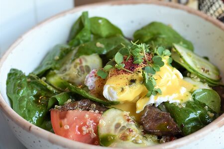 Салат с куриной печенью