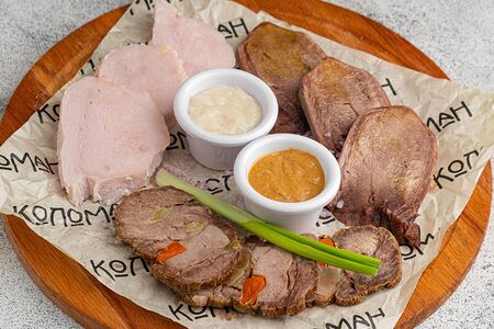 Мясная тарелка