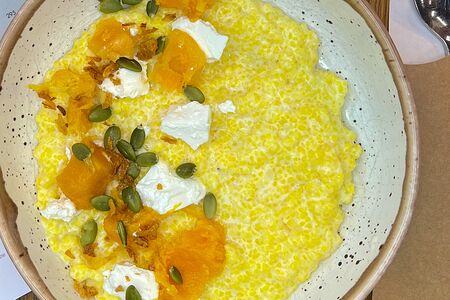 Каша кукурузная с тыквой и мягким сыром