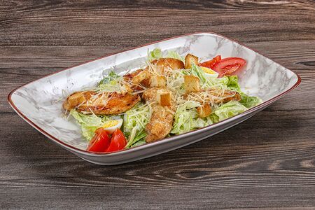 Салат Цезарь с курицей
