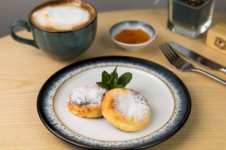 Сырники без глютена со сметаной