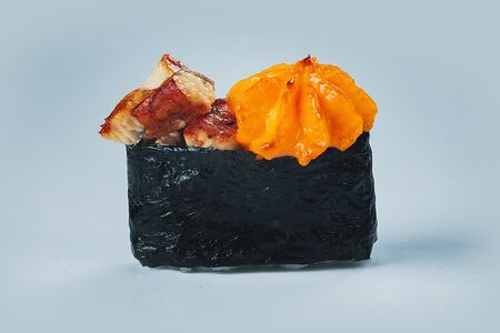 Гункан угорь запеченный