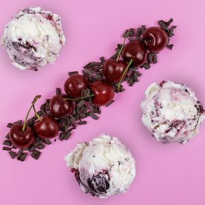 Мороженое ЧерриКрим с хмельной вишней и шоколадной крошкой
