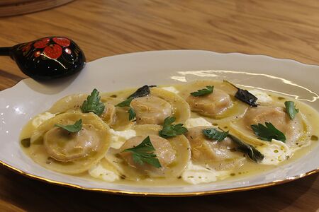 Равиоли а-ля русс с тыквой и молодым сыром