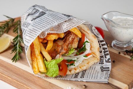 Гирос в греческой пите