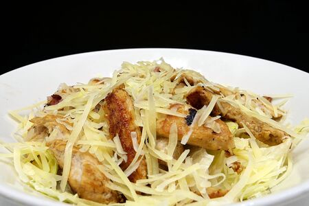 Салат Цезарь с курицей