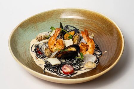 Нери с креветками, мидиями