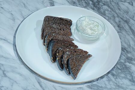 Гренки чесночные