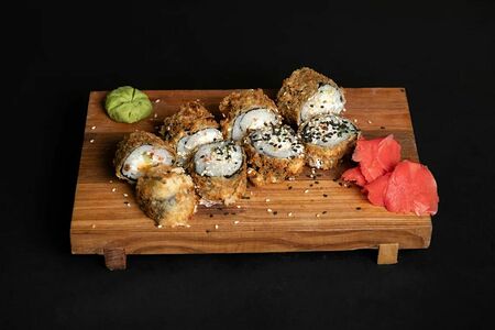 Горячий ролл с угрём