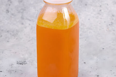 Свежевыжатый морковный сок