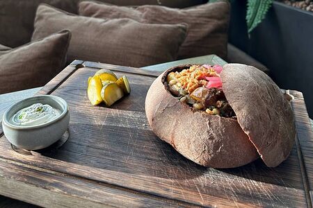 Томлёная лосятина в черёмуховом хлебе