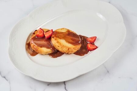 Сырники с соусом Два шоколада