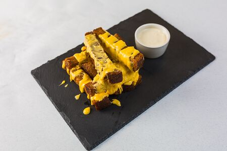 Гренки чесночные