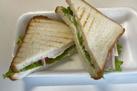 Сэндвич с копченой курицей