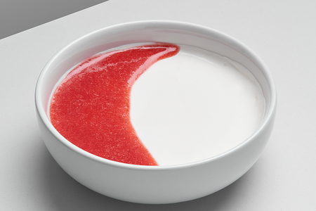 Мягкий творог с клубникой