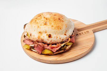 Пучча с ростбифом